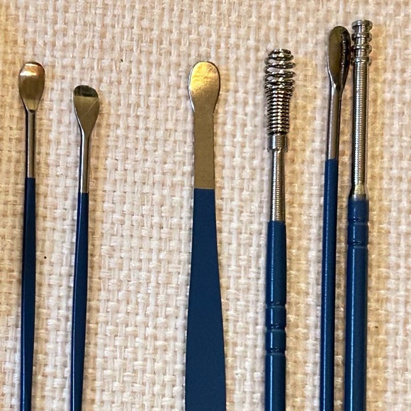 7 Pieces Stainless Steel Ear Wax Cleaning Kit Faux Leather Case Keychain Blue - Picture 5 of 5